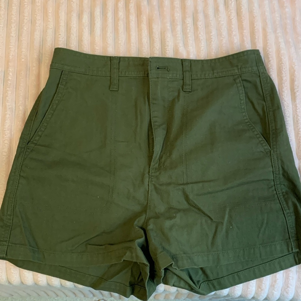 COPY - Madewell shorts size small khaki color, new with tag